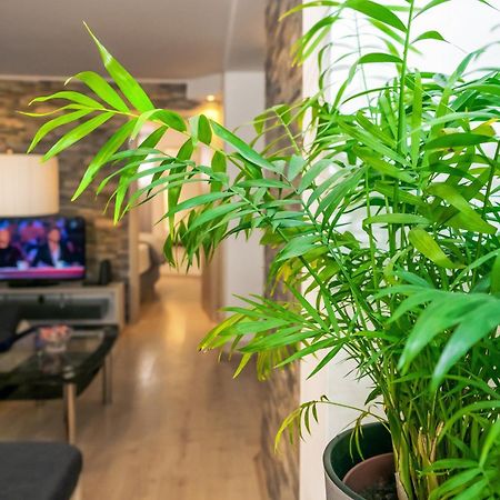 Relaxing 2Bd Apartment, Ground Floor - Walk To Old Town 斯普利特 外观 照片