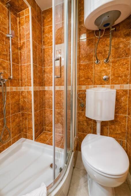 Relaxing 2Bd Apartment, Ground Floor - Walk To Old Town 斯普利特 外观 照片