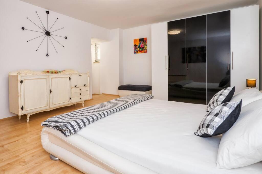 Relaxing 2Bd Apartment, Ground Floor - Walk To Old Town 斯普利特 外观 照片