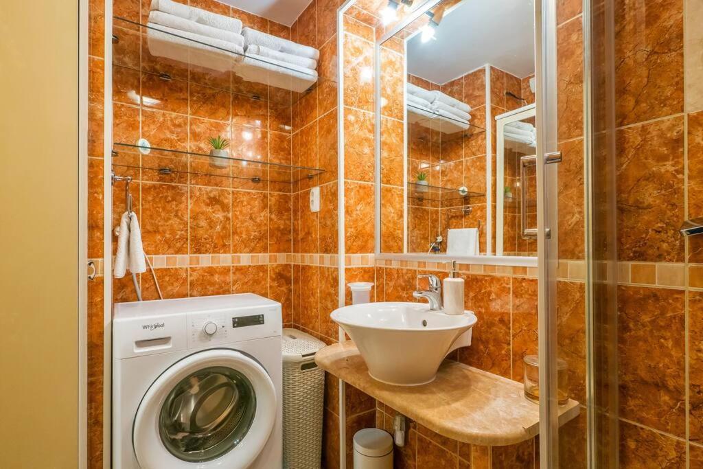 Relaxing 2Bd Apartment, Ground Floor - Walk To Old Town 斯普利特 外观 照片