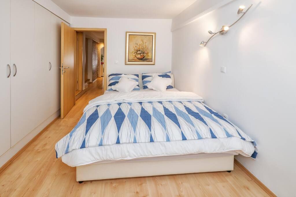 Relaxing 2Bd Apartment, Ground Floor - Walk To Old Town 斯普利特 外观 照片