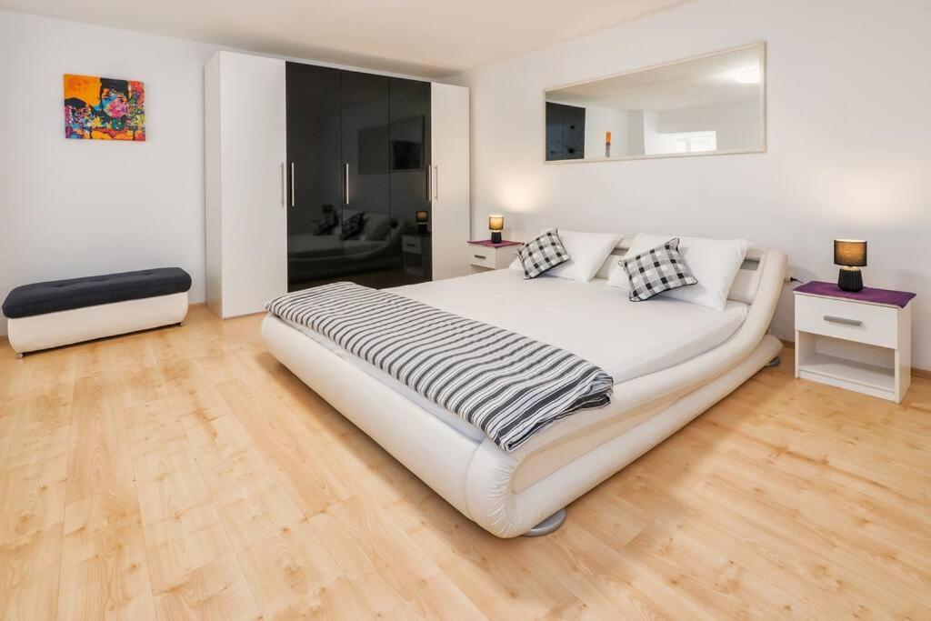 Relaxing 2Bd Apartment, Ground Floor - Walk To Old Town 斯普利特 外观 照片
