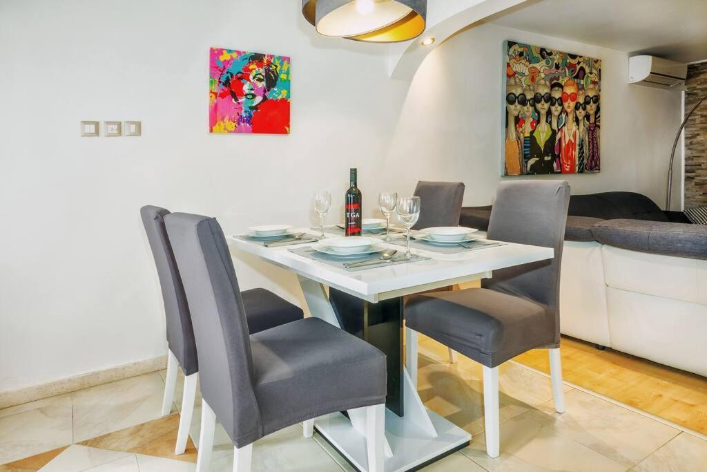 Relaxing 2Bd Apartment, Ground Floor - Walk To Old Town 斯普利特 外观 照片