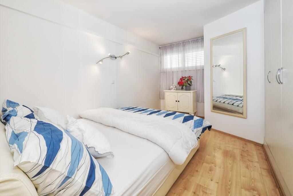 Relaxing 2Bd Apartment, Ground Floor - Walk To Old Town 斯普利特 外观 照片