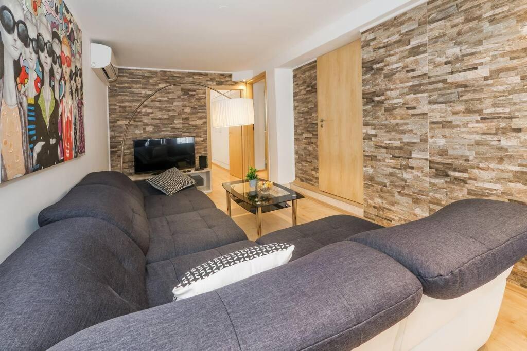Relaxing 2Bd Apartment, Ground Floor - Walk To Old Town 斯普利特 外观 照片