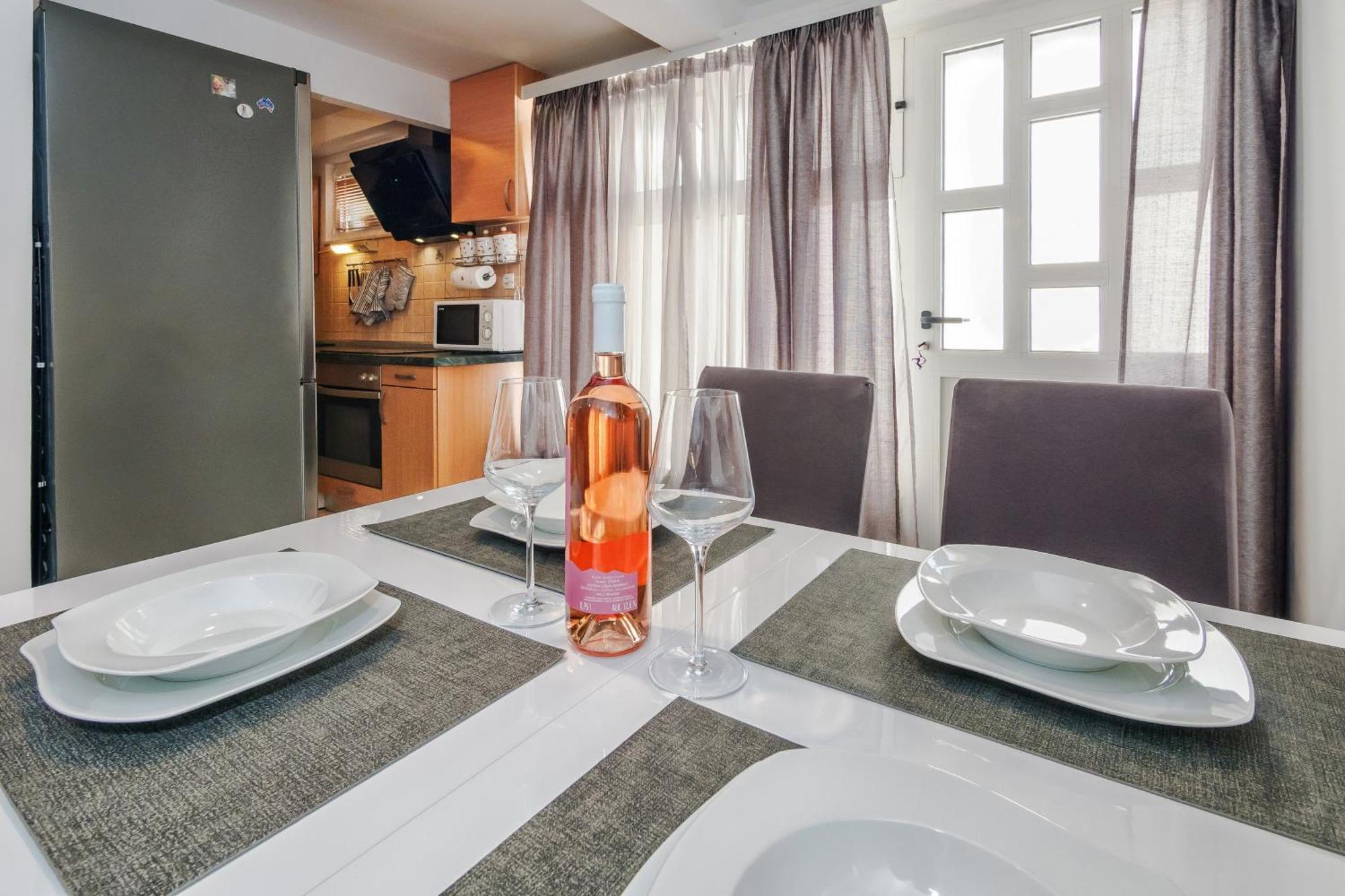 Relaxing 2Bd Apartment, Ground Floor - Walk To Old Town 斯普利特 外观 照片