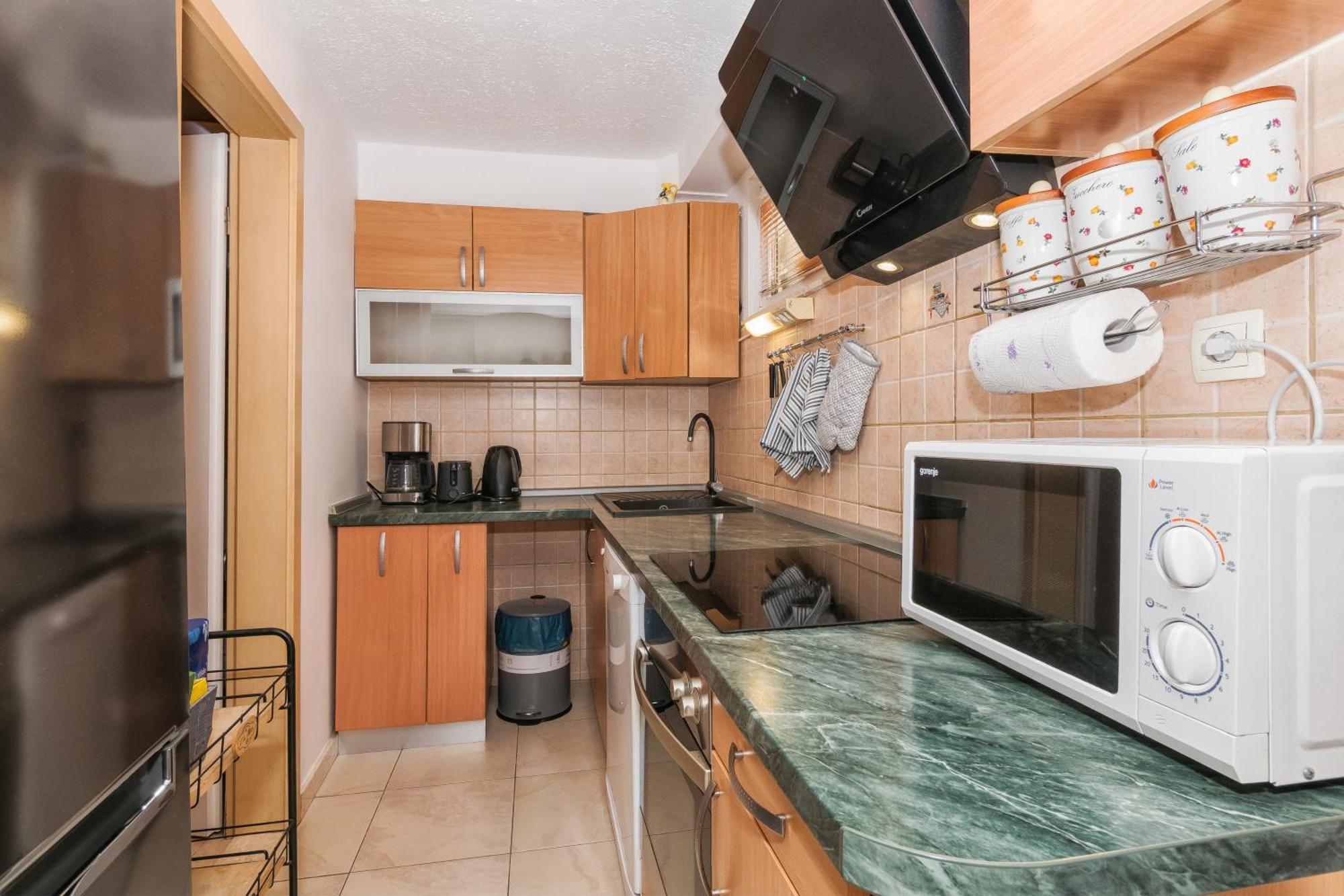 Relaxing 2Bd Apartment, Ground Floor - Walk To Old Town 斯普利特 外观 照片
