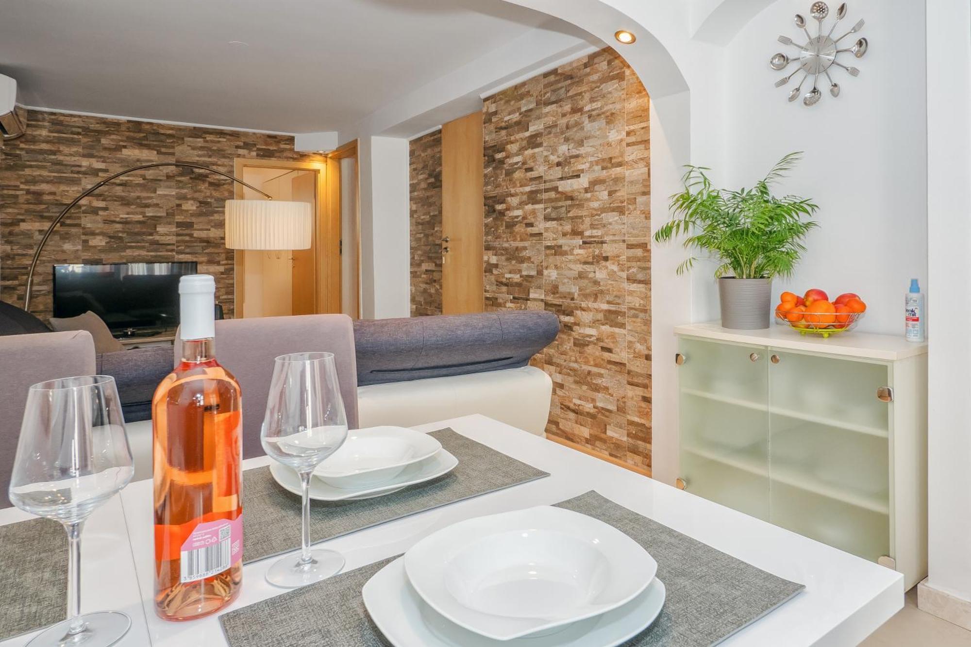 Relaxing 2Bd Apartment, Ground Floor - Walk To Old Town 斯普利特 外观 照片